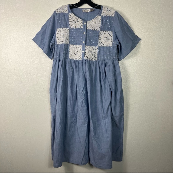 Blue chambray Lace crochet pearl floral patchwork vintage with pocket size large - Picture 1 of 10